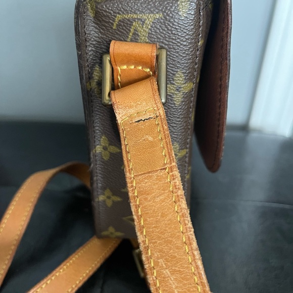 SOLD LV St Cloud GM Monogram Canvas - Picture 3 of 12